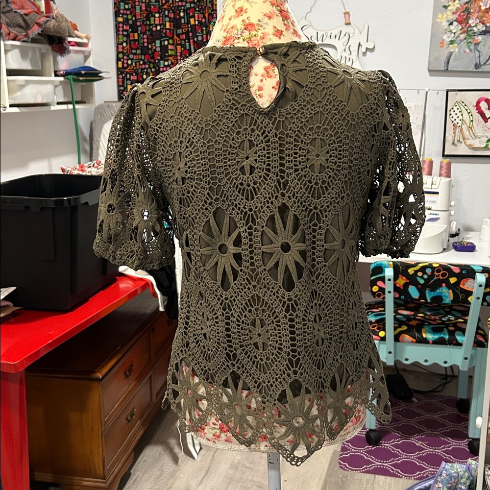 Ultra Pink Olive Crochet Blouse - Picture 5 of 5
